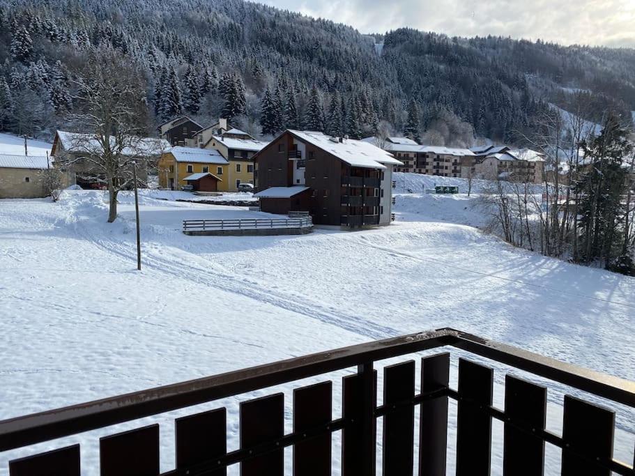 Charmant Appartement Au Pied Des Pistes De Lelex Lélex Exterior foto