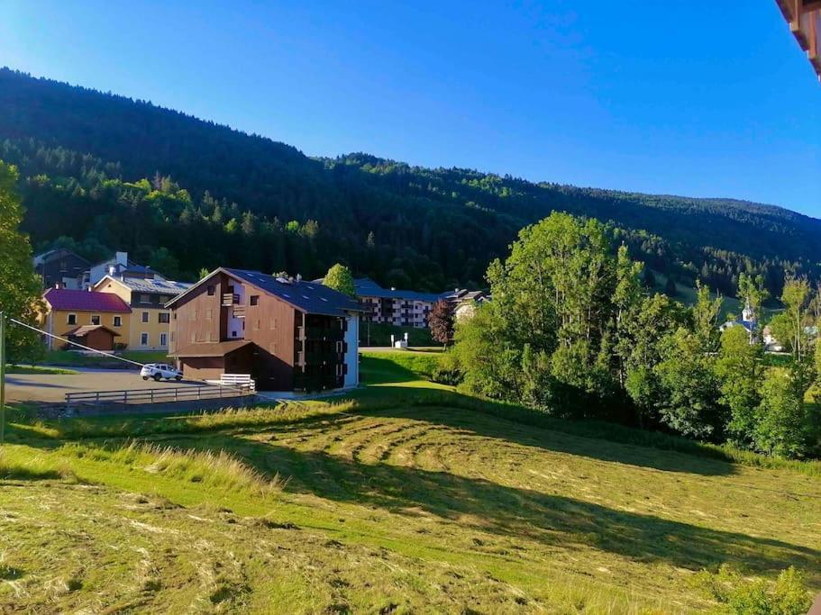 Charmant Appartement Au Pied Des Pistes De Lelex Lélex Exterior foto
